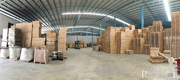 ให้เช่าโกดัง สภาพใหม่สวย1,640 ตร.ม. ใช้รถเทรลเลอร์ได้สบาย ในราคาพิเศษ 75 บาท/ตร.ม. พร้อมเข้าอยู่มกรา 65