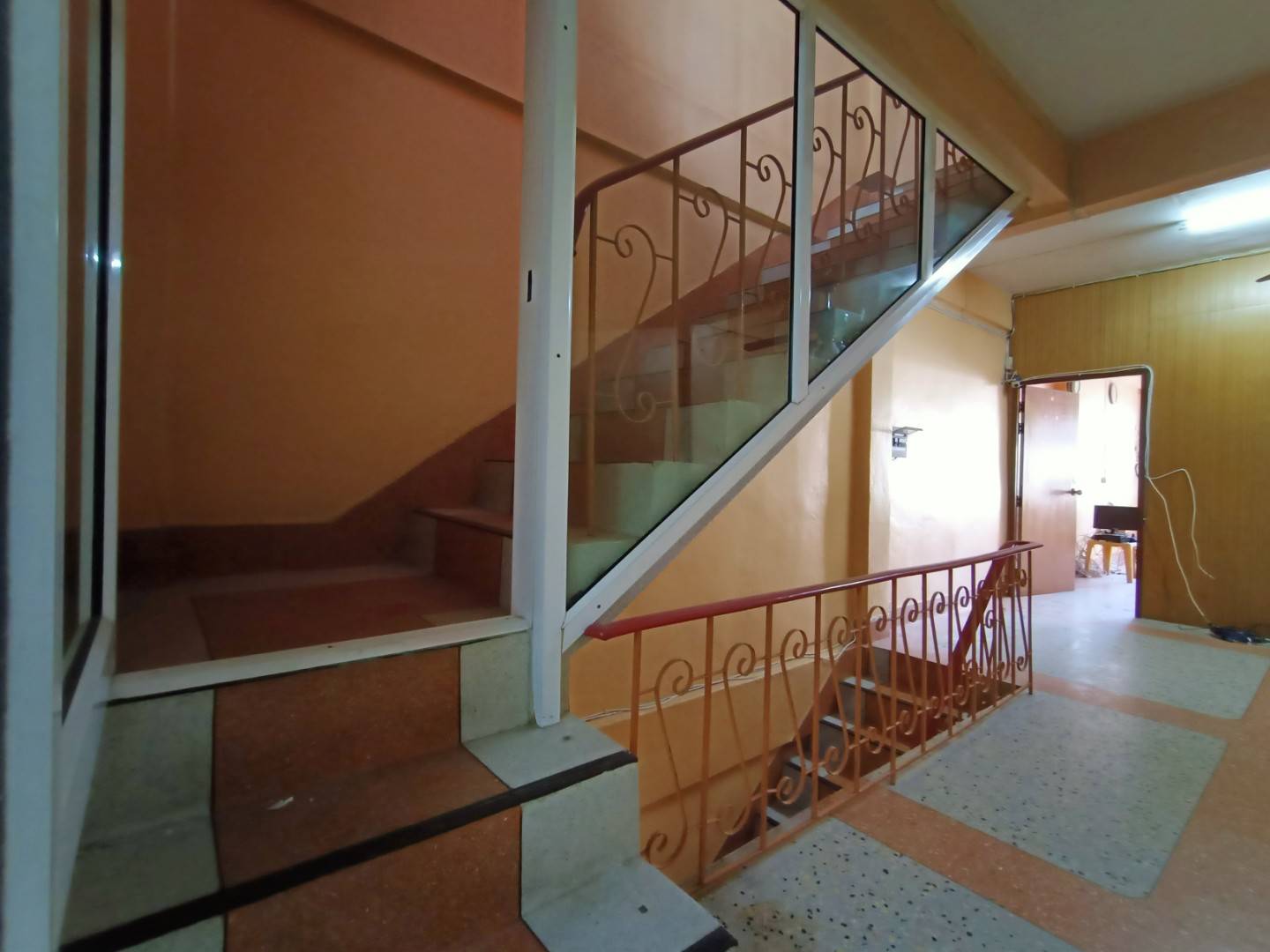 ขาย อาคารพาณิชย์ เจริญนคร 14 ลดเหลือเพียง 9.75 ล้านบาทเท่านั้น