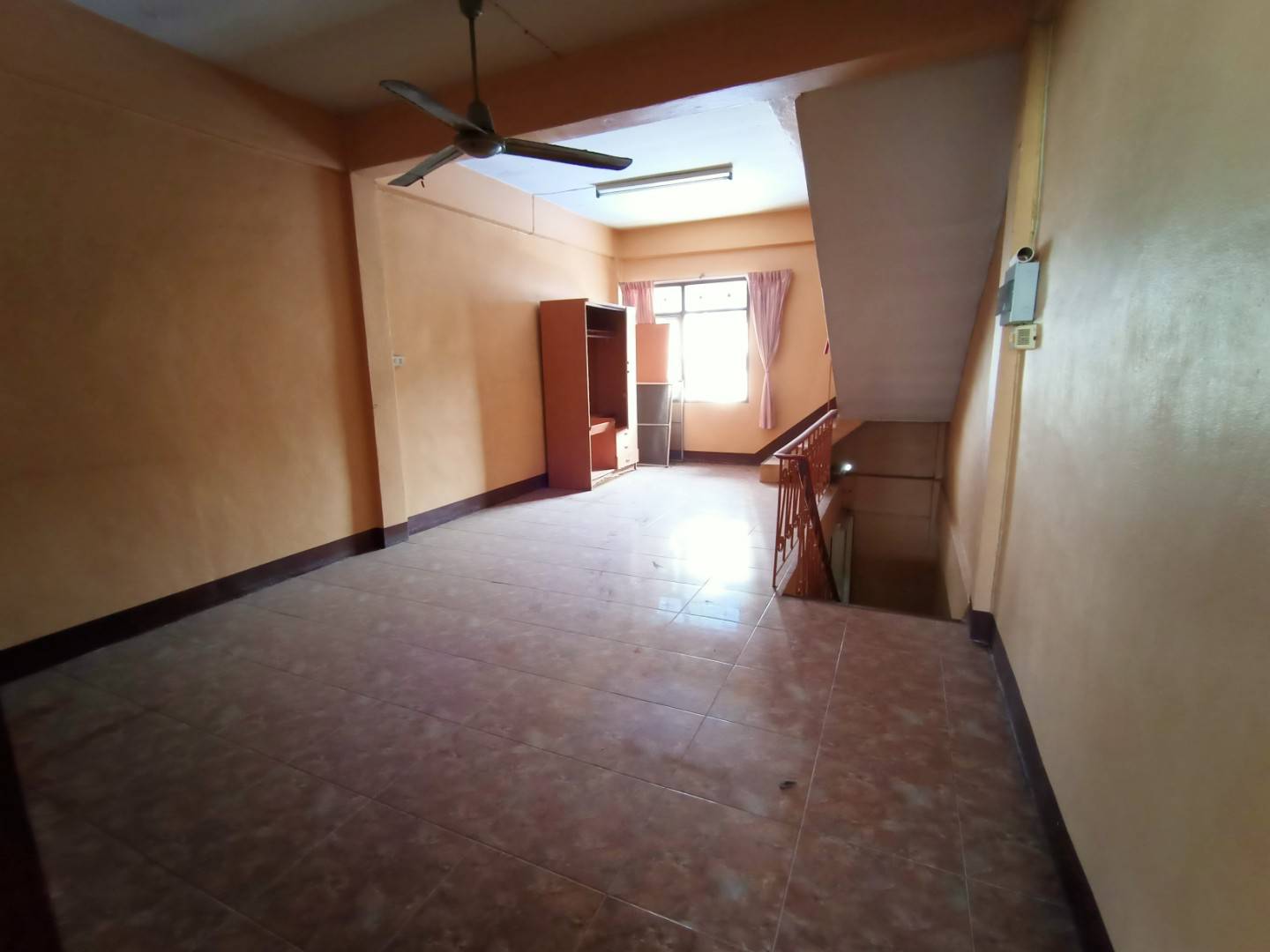 ขาย อาคารพาณิชย์ เจริญนคร 14 ลดเหลือเพียง 9.75 ล้านบาทเท่านั้น