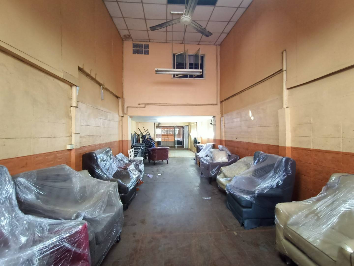 ขาย อาคารพาณิชย์ เจริญนคร 14 ลดเหลือเพียง 9.75 ล้านบาทเท่านั้น