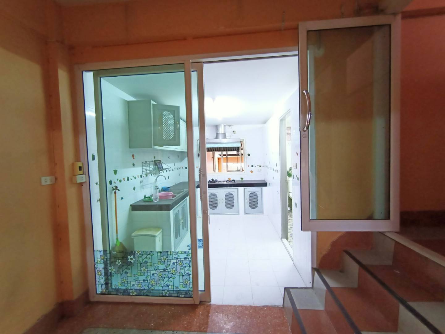 ขาย อาคารพาณิชย์ เจริญนคร 14 ลดเหลือเพียง 9.75 ล้านบาทเท่านั้น