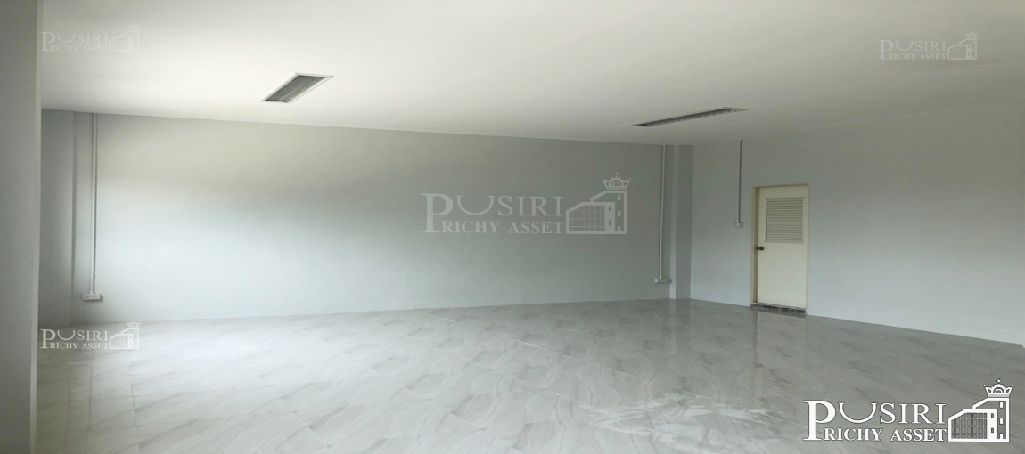 ให้เช่าโกดังใหม่แกะกล่อง 468 ตร.ม. ในซอยหมอศรี พร้อมออฟฟิศ 2 ชั้น เทรลเลอร์เข้าออกสะดวก สิ่งอำนวยความสะดวกครบ ใกล้ถนนเพชรเกษม 1.8 กม.  KK3816R