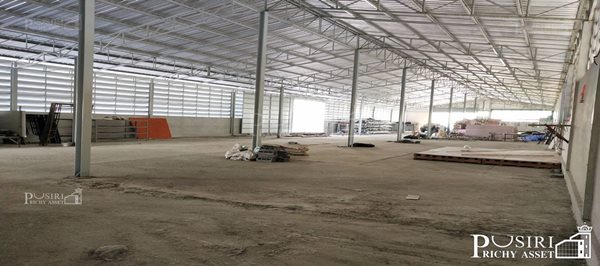 ที่ดินพื้นที่ 3 ไร่ มาพร้อมโกดัง ต่อเติมได้อีกแถมประหยัดเวลาในการถมดิน พื้นที่แวดล้อมบรรยากาศดี ให้ความรู้สึกปลอดภัยเป็นส่วนตัว และเดินทางง่าย - ขายโกดังฉะเชิงเทรา - KK2495S