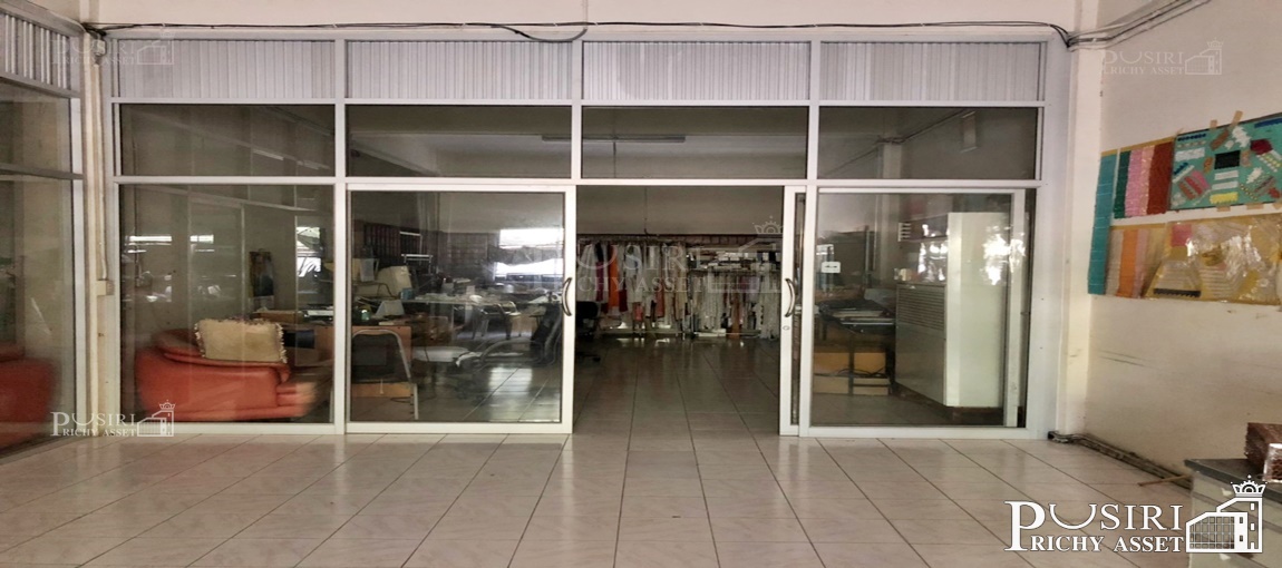 โรงงาน 6 ไร่เศษ บนพื้นที่สีม่วง พื้นที่ใช้สอยกว่า 6,250 ตร.ม. ใบอนุญาตพร้อม+ออฟฟิศ หม้อแปลง 500 KVA สามารถต่อเติมเพิ่มได้บนที่เปล่ากว่าครึ่ง ในซอยวปอ.11  KK3866S