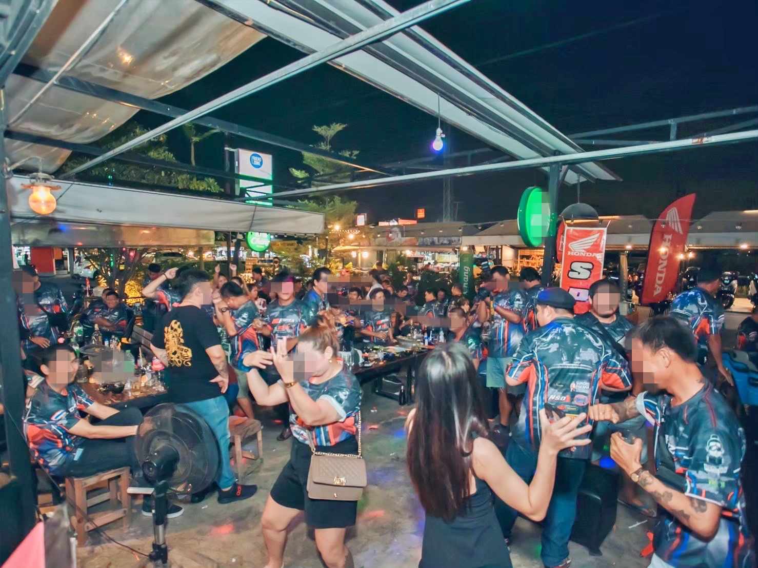 เซ้งด่วน‼️ ร้านอาหาร  นั่งชิล @อยู่หนามแดง สมุทรปราการ ( ตลาดเสรีมาเก็ต) 