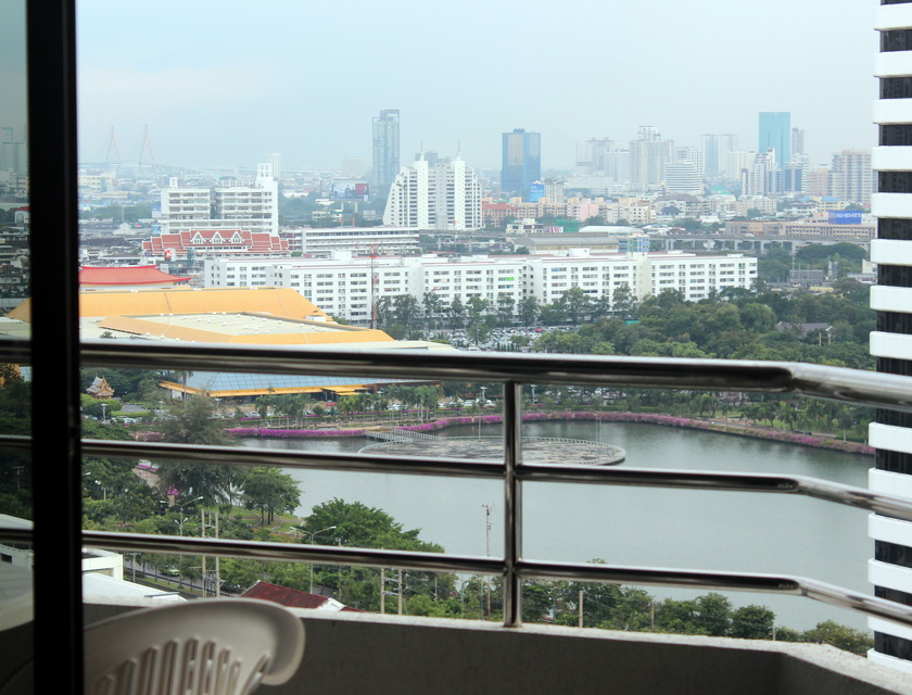 for rent Lake avenue condo sukhumvit 16 closed to bts asoke   ให้เช่าเลคอเวนิว