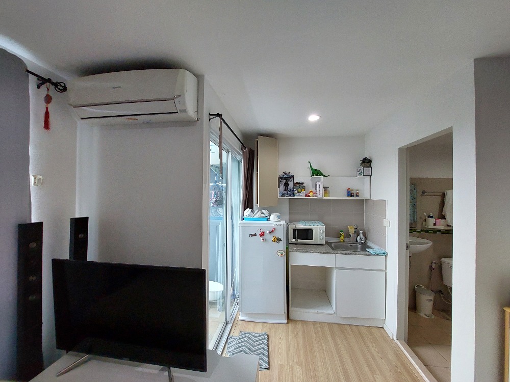 ให้เช่า คอนโดห้องสวย(ห้องมุม)Feel Condo ตึกมี8ชั้น อยู่ชั้น8 ขนาด 23 ตรม. อยู่ถนน ลาดพร้าว-วังหิน79 เข้าออก รัชดา36ได้ ให้เช่า6,500/เดือน
