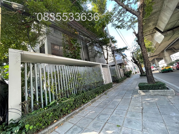 ขายตึกแถว อาคารพาณิชย์4ชั้น หลังมุม ติดถนนใหญ่พระราม9 จอดรถได้เยอะ เดินทางสะดวกมาก โทร. 0835533636