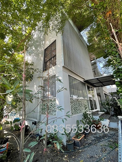 ขายตึกแถว อาคารพาณิชย์4ชั้น หลังมุม ติดถนนใหญ่พระราม9 จอดรถได้เยอะ เดินทางสะดวกมาก โทร. 0835533636