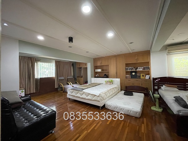 ขายตึกแถว อาคารพาณิชย์4ชั้น หลังมุม ติดถนนใหญ่พระราม9 จอดรถได้เยอะ เดินทางสะดวกมาก โทร. 0835533636