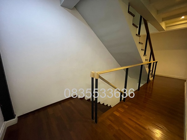 ขายตึกแถว อาคารพาณิชย์4ชั้น หลังมุม ติดถนนใหญ่พระราม9 จอดรถได้เยอะ เดินทางสะดวกมาก โทร. 0835533636