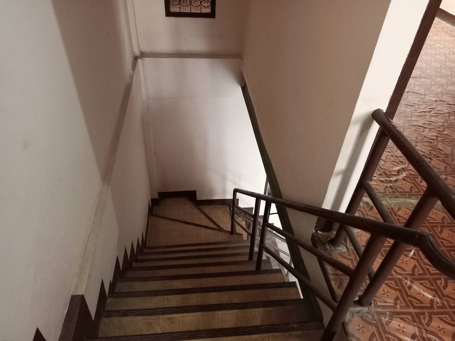 ขายถูก ขายด่วนทาวน์เฮ้าส์ 16 ตร.ว. หมู่บ้านปรีชา 11 ซอยรามอินทรา 123  ใกล้โรงเรียนเศรษฐบุตรบำเพ็ญ อนาคตใกล้รถไฟฟ้า ติดถนนเมนหลักรามอินทรา