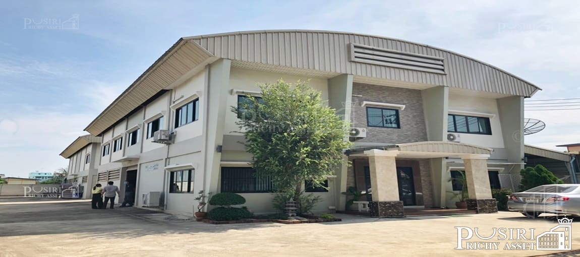 โรงงาน 2 ชั้น 361 วา สภาพใหม่พื้นที่ใช้สอยเน้นๆ 1,200 ตร.ม. สาธารณูปโภคครบ จับจ่ายใช้สอยง่าย ใกล้ ถ.เศรษฐกิจ