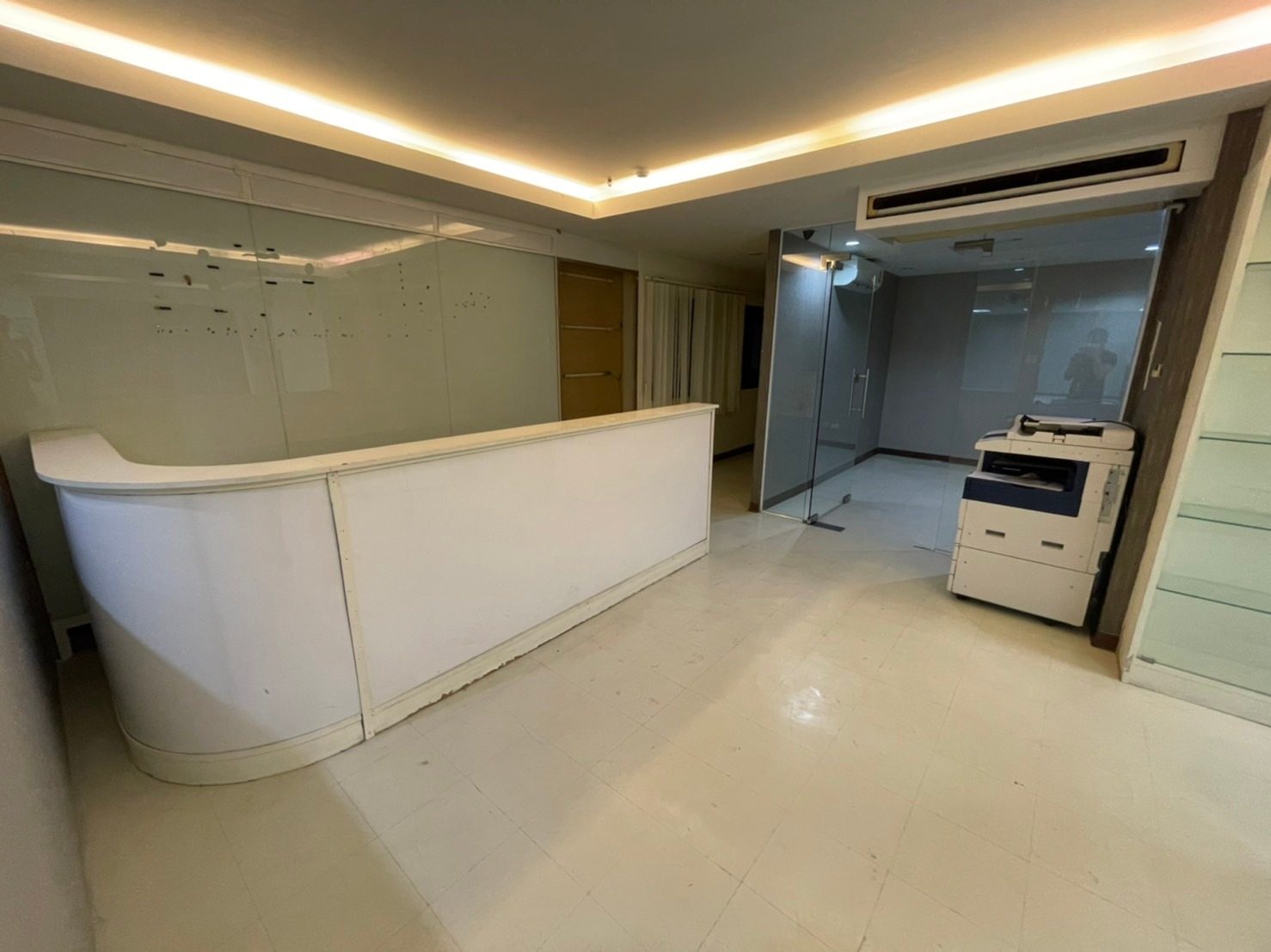 พื้นที่ให้เช่า‼️ ติดรถไฟฟ้าอารีย์ ตรงข้ามอารีย์วิลล่า @อาคารปียวรรณ ชั้น 23