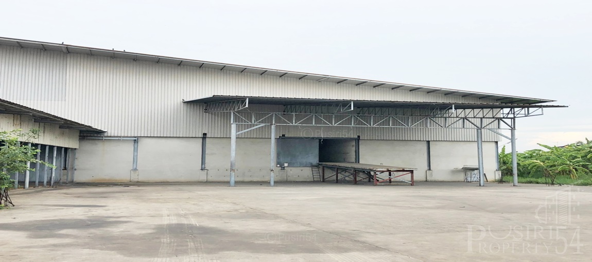 เลือกใช้ง่ายตามใจต้องการกับโกดังขนาด 600-6,800 ตร.ม. รถเทรลเลอร์เข้าออกสะดวก พื้นแข็งแรง พร้อมความปลอดภัยจากรปภ.ฟรี 24 ชม. ใกล้ถนนเพชรเกษม อ้อมใหญ่