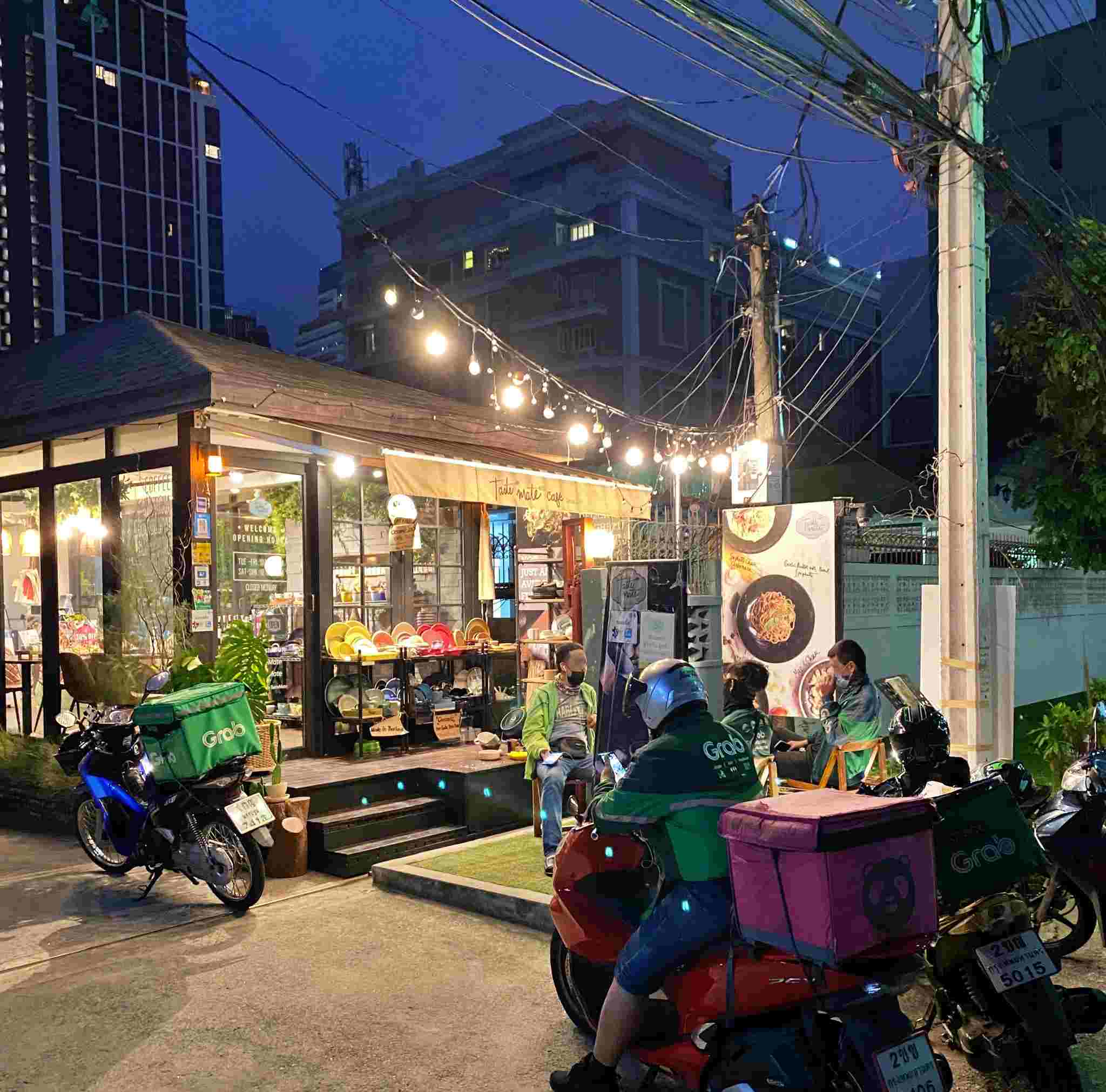 เซ้ง‼️ ร้านกาแฟ ใจกลางเอกมัย สไตล์บ้านกระจก-อบอุ่น @เขตวัฒนา กทม.