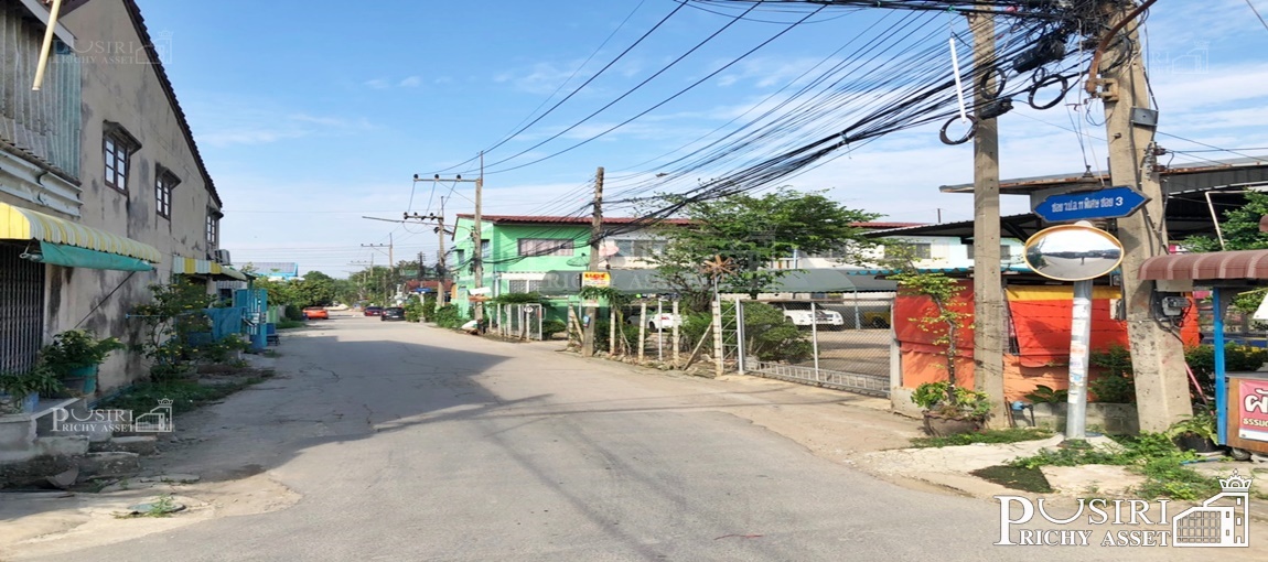 โรงงาน 6 ไร่เศษ พื้นที่สีม่วง พื้นที่ใช้สอยกว่า 6,250 ตร.ม. ใบอนุญาตพร้อม+ออฟฟิศ หม้อแปลง 500 KVA สามารถต่อเติมเพิ่มได้บนที่เปล่ากว่าครึ่ง ในซอยวปอ.11