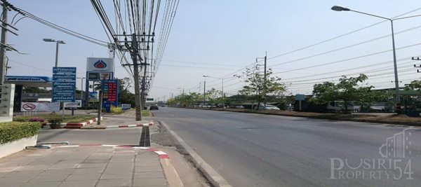 ที่สวย ปลูกบ้าน/โกดังขนาดเล็ก 186.6วา สะดวกติดถนน 3ด้าน ใน ซ.ค่ายกำแพงเพชร ใกล้เศรษฐกิจและ พุทธสาคร