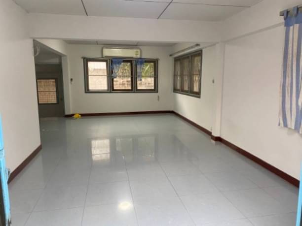 ให้เช่า บ้านเดี่ยว2ชั้น 117ตรว.บ้านพึ่งซ่อมแซมและทาสีใหม่ทั้งหลัง (ไม่มีเฟอร์นิเจอร์)  อยู่ถนน รามคำแหง ให้เช่า25,000/เดือน