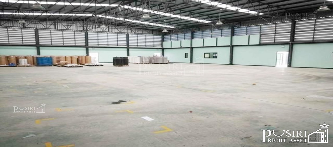 โรงงานสภาพใหม่ 2 ไร่เศษ ใกล้มอเตอร์เวย์ เบอร์ 7 ขาไปพัทยา ได้ทั้งผลิตและเก็บของ 