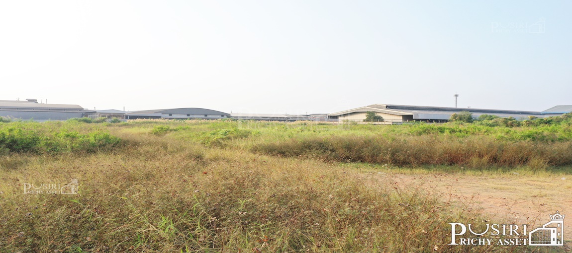 ที่สวย 11 ไร่เศษ พื้นที่สีม่วง 100% ถมพร้อมใช้อีกด้วยเดินทางสะดวกด้วยซอย.วปอ11 ใกล้ถ.เศรษฐกิจ