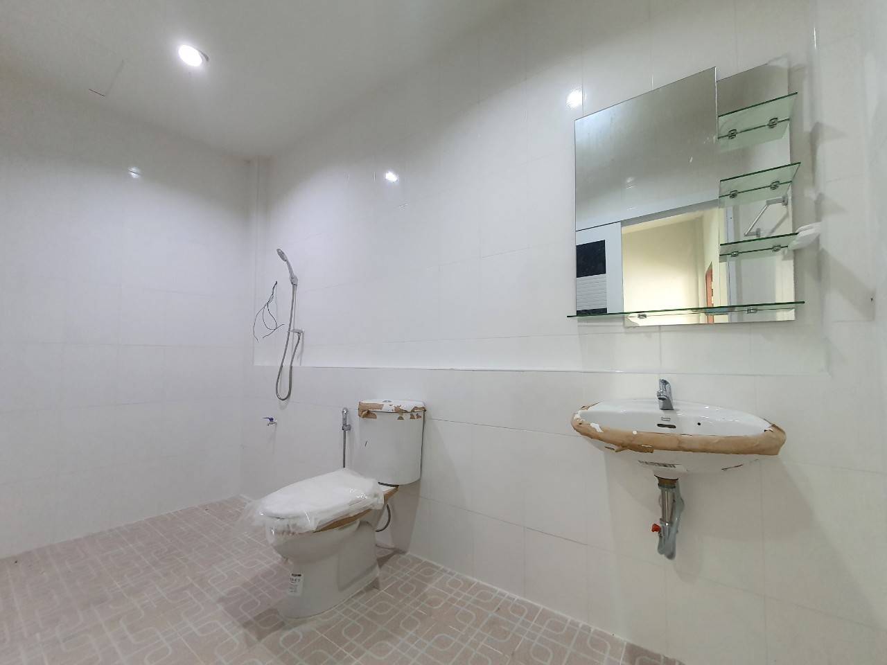 ขาย อาคารพาณิชย์ ใกล้โรงเรียนนานาชาติ bloomberry หาดใหญ่