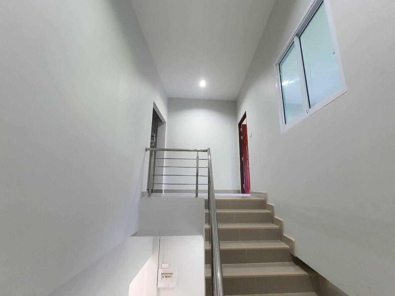 ขาย อาคารพาณิชย์ ใกล้โรงเรียนนานาชาติ bloomberry หาดใหญ่