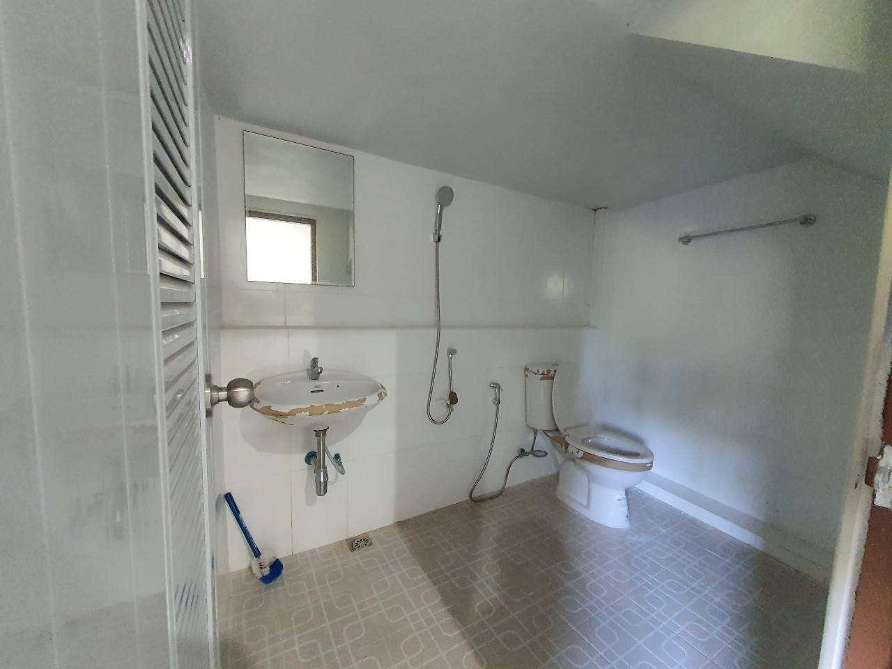 ขาย อาคารพาณิชย์ ใกล้โรงเรียนนานาชาติ bloomberry หาดใหญ่