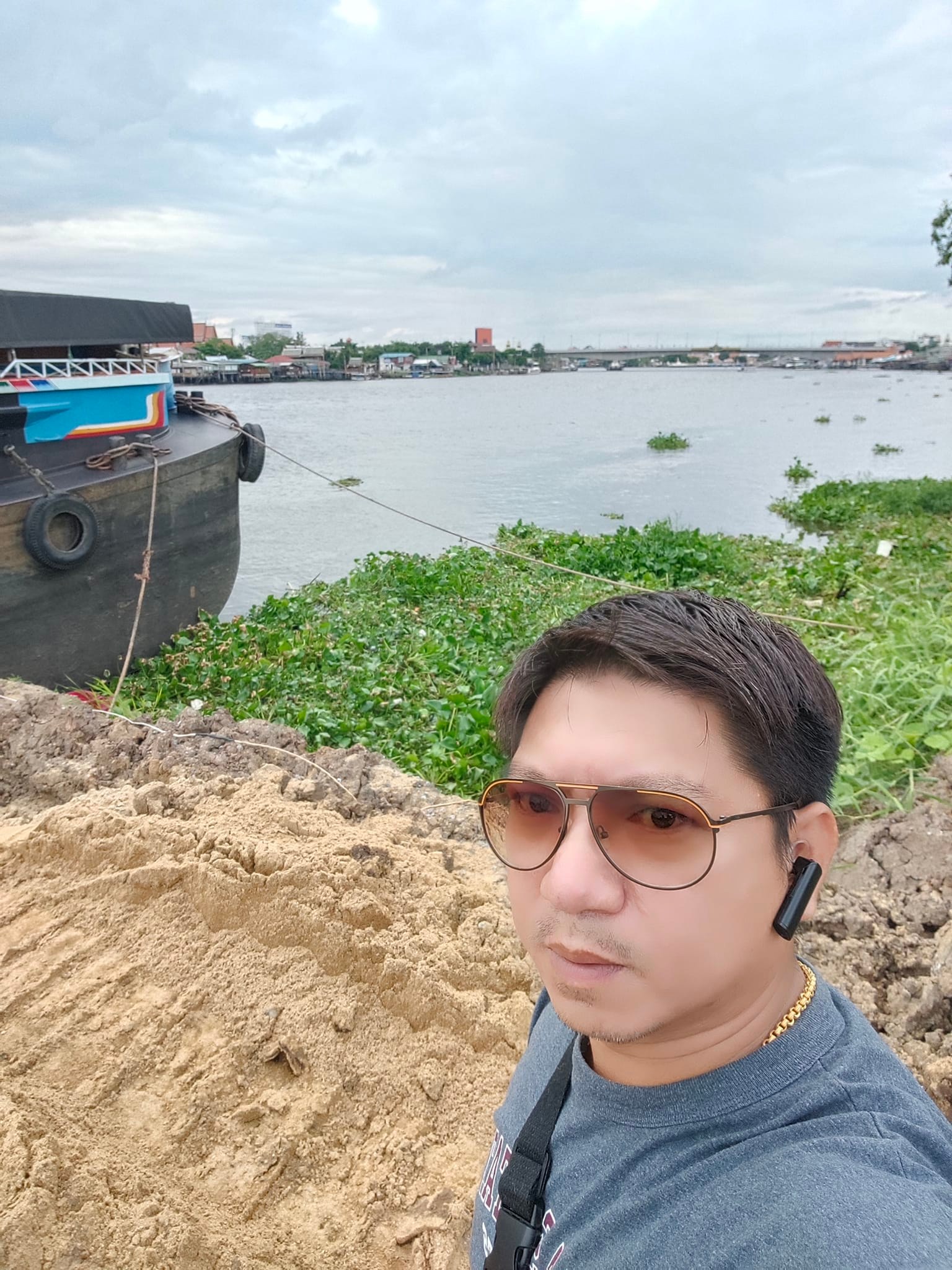 ขายที่ดินติดแม่น้ำเจ้าพระยา 7 ไร่ พื้นที่สีส้ม  หน้ากว้าง40 เมตร ติดแม่น้ำเจ้าพระยา 50 เมตรมองเห็นวิวสะพานพระราม 4 สร้างอาคารสูงได้ ขายราคา 90,000.บาท/ตรว สถานที่ใกล้เคียง -วัดกู้ -ท่าน้ำปากเกร็ด -เมืองทองธานี ปักหมุด ใกล้ ตำบล ปากเกร็ด อำเภอปากเกร็ด นนทบ