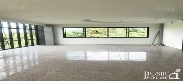 ขายโรงงานสวยสไตล์โมเดิร์น 1ไร่ เงียบสงบอยู่หลังสุดท้าย บรรยากาศดี ด้านข้างติดคลอง พร้อมเขื่อนและรั้วคอนกรีต เดินทางสะดวกใกล้ทั้ง ถ.เศรษฐกิจ และ สายใยรัก - KK3241S