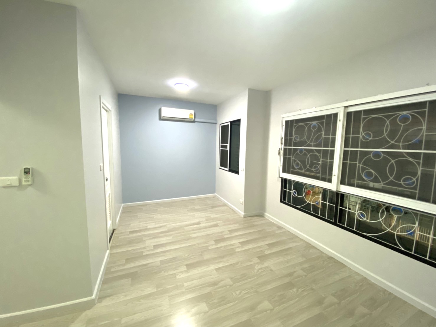 ขายถูก หมู่บ้านพฤกษาไลท์ ล็อกซ์ สุขุมวิท-เทพารักษ์ พร้อมอยู่ ตกแต่งใหม่ 