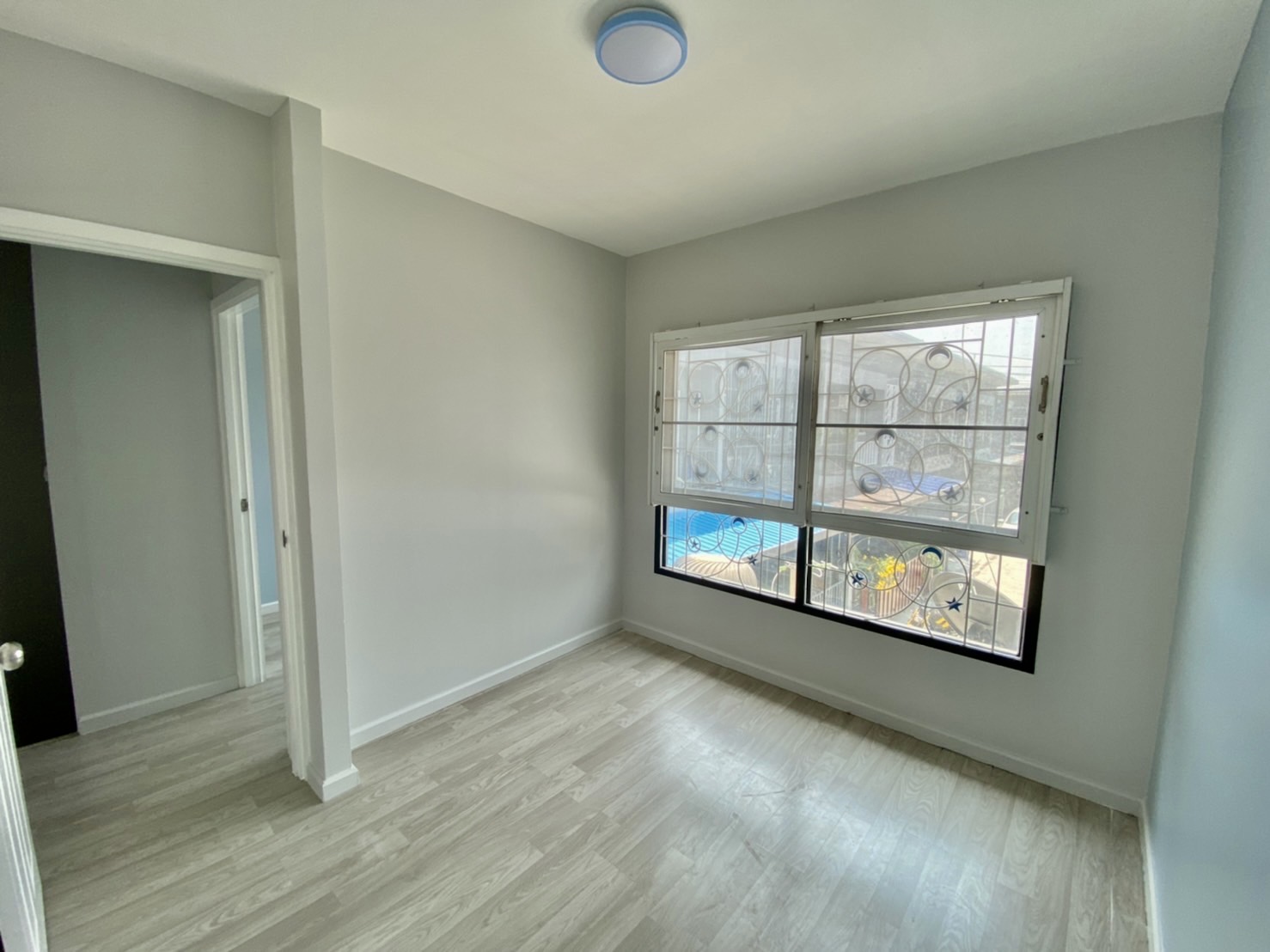 ขายถูก หมู่บ้านพฤกษาไลท์ ล็อกซ์ สุขุมวิท-เทพารักษ์ พร้อมอยู่ ตกแต่งใหม่ 