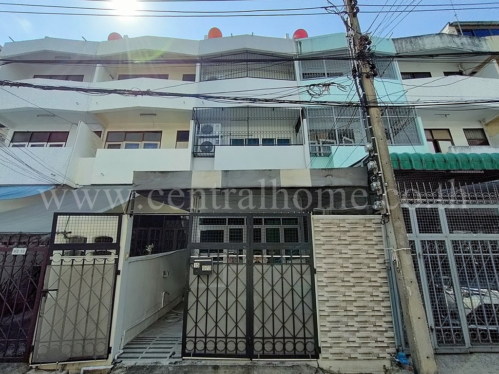 ทาวน์เฮ้าส์ พร้อมอยู่ ซอย สุขุมวิท 93 ใกล้ BTS บางจาก เพียง 100 เมตร