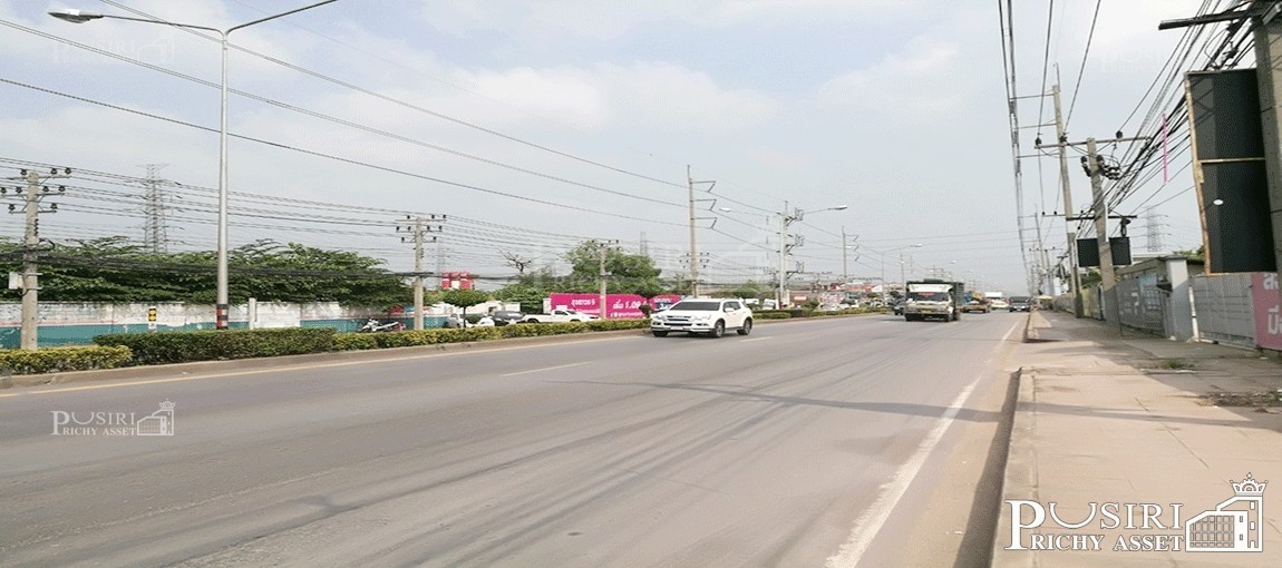 ขายที่สวยสร้างโรงงาน 10.5 ไร่ ติด ถ. บางปลา สร้างได้กว่า 10,000 ตร.ม. รถทุกประเภท เดินทางสะดวก  KK1813S