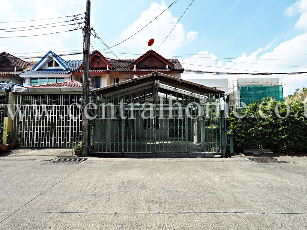  ที่ดินพร้อม ทาวน์เฮ้าส์ ซอย นาคนิวาส 3  ลาดพร้าว 