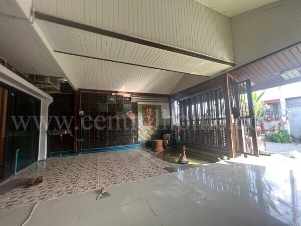 ทาวน์เอ้าส์ หมู่บ้าน อยู่เจริญ 5 ลำลูกกา คลอง 4