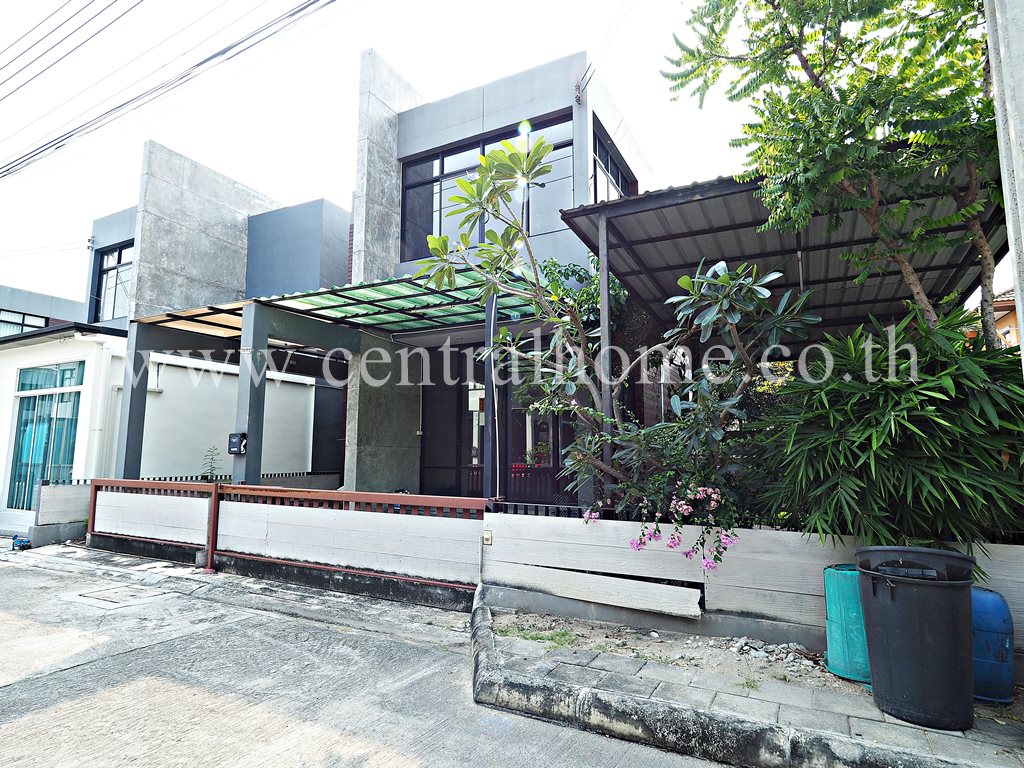 บ้านแฝดสไตล์ Loft 2 ชั้น The Season Phetkasem 69 