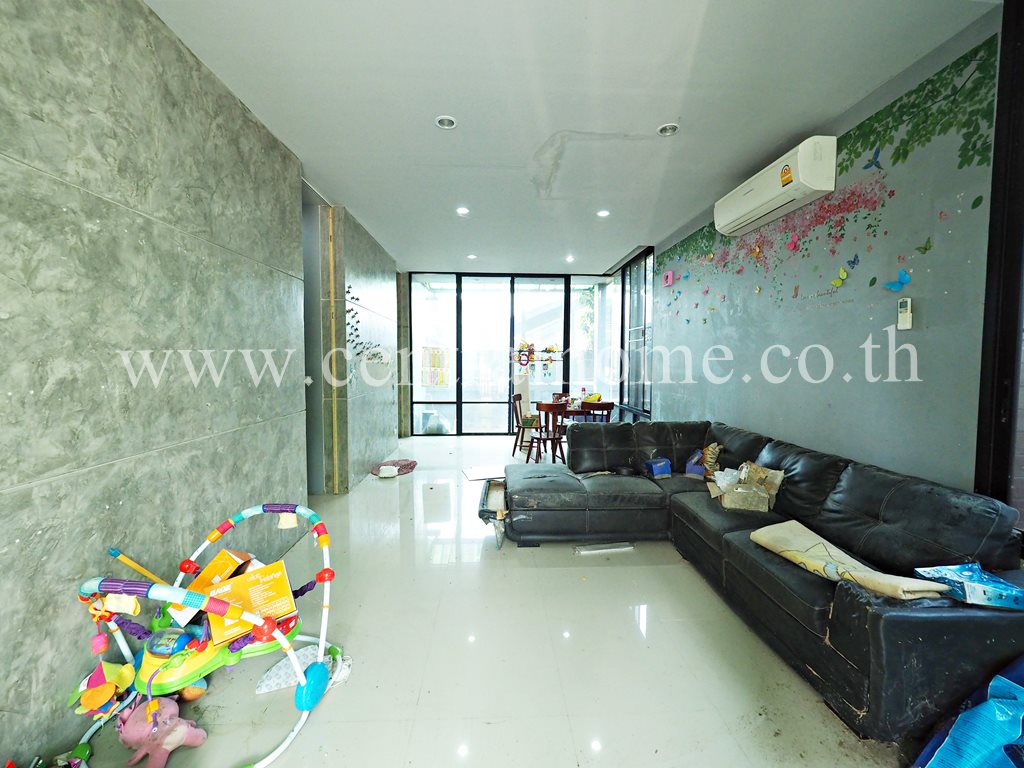 บ้านแฝดสไตล์ Loft 2 ชั้น The Season Phetkasem 69 