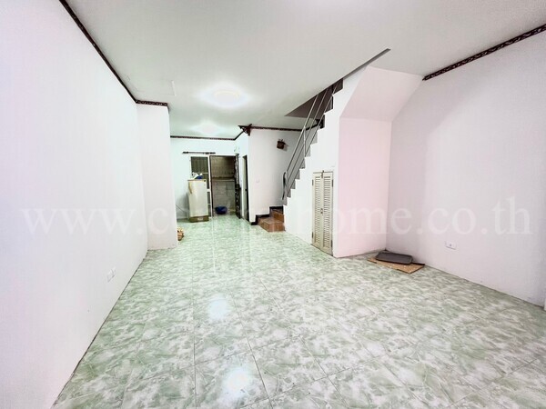 ทาวน์เฮ้าส์ หมู่บ้าน อู่ทอง เพลส 4 ซอย เปียร์นนท์ ลำลูกกา คลอง 3