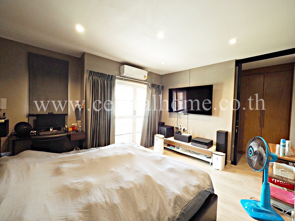 บ้านแฝด หมู่บ้าน อรุณวดี ราชพฤกษ์ - พระราม 5 หลังมุม