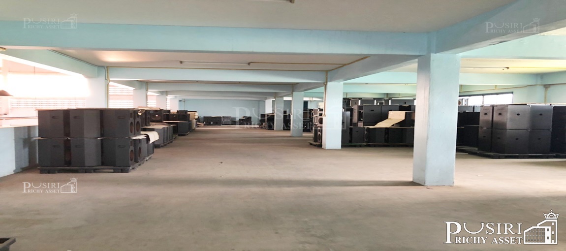 โรงงานพื้นอีพ็อกซี่ใหญ่เกือบ 3 ไร่ พื้นที่ใช้สอย 4,400 ตร.ม. พร้อมออฟฟิศ ห้องพักคนงาน และพื้นที่ด้านหลังที่สามารถต่อเติมได้