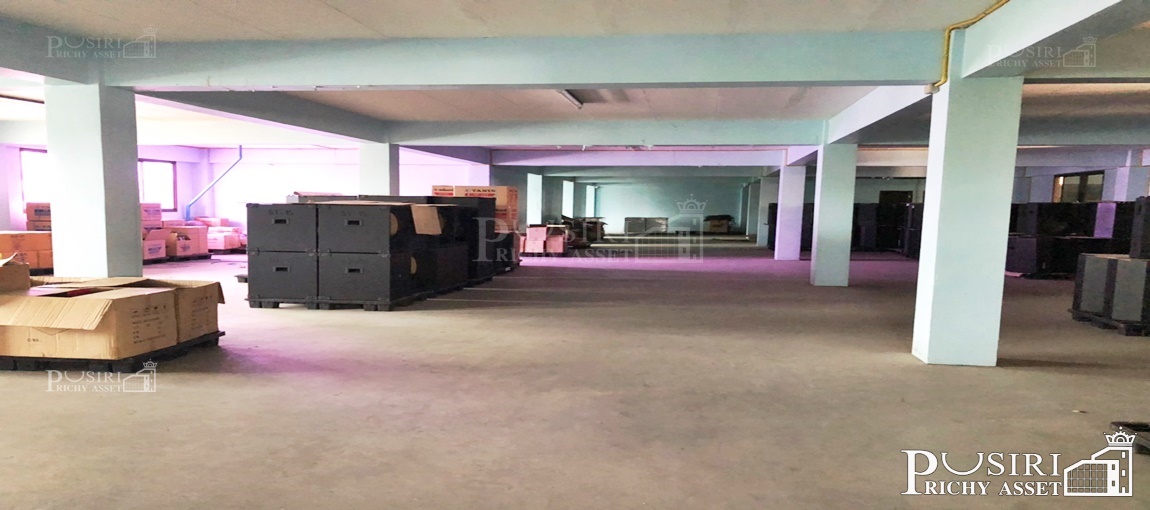 โรงงานพื้นอีพ็อกซี่ใหญ่เกือบ 3 ไร่ พื้นที่ใช้สอย 4,400 ตร.ม. พร้อมออฟฟิศ ห้องพักคนงาน และพื้นที่ด้านหลังที่สามารถต่อเติมได้