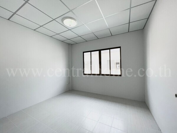 ทาวน์โฮม บ้านออมธนา บางบัวทอง - ไทรน้อย หลังมุม