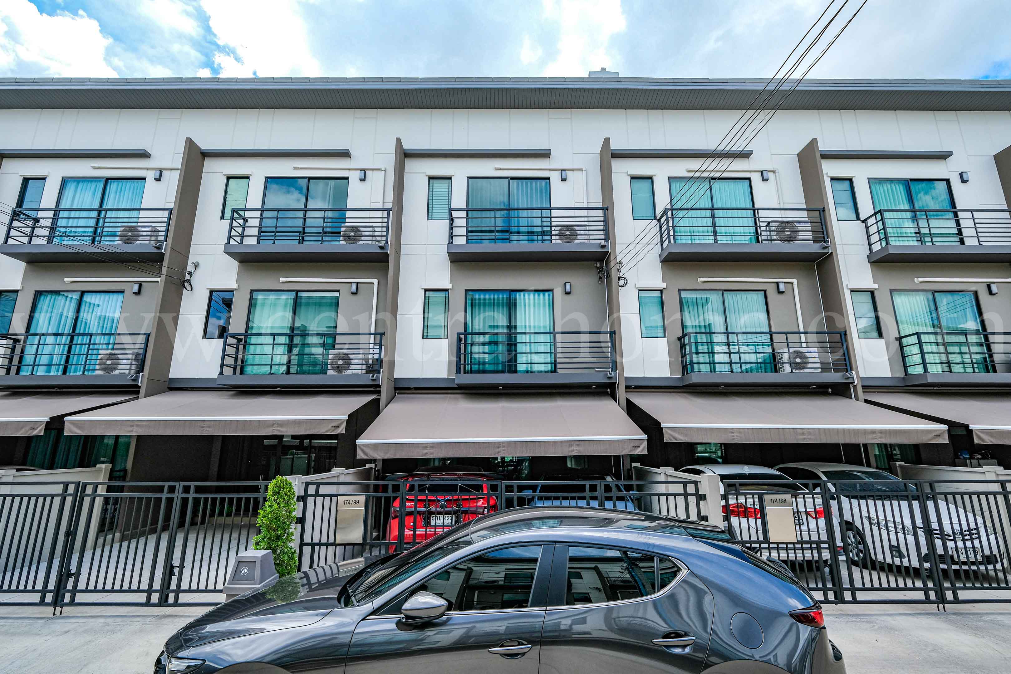 ทาวน์โฮม บ้านกลางเมือง ศรีนครินทร์ - อ่อนนุช