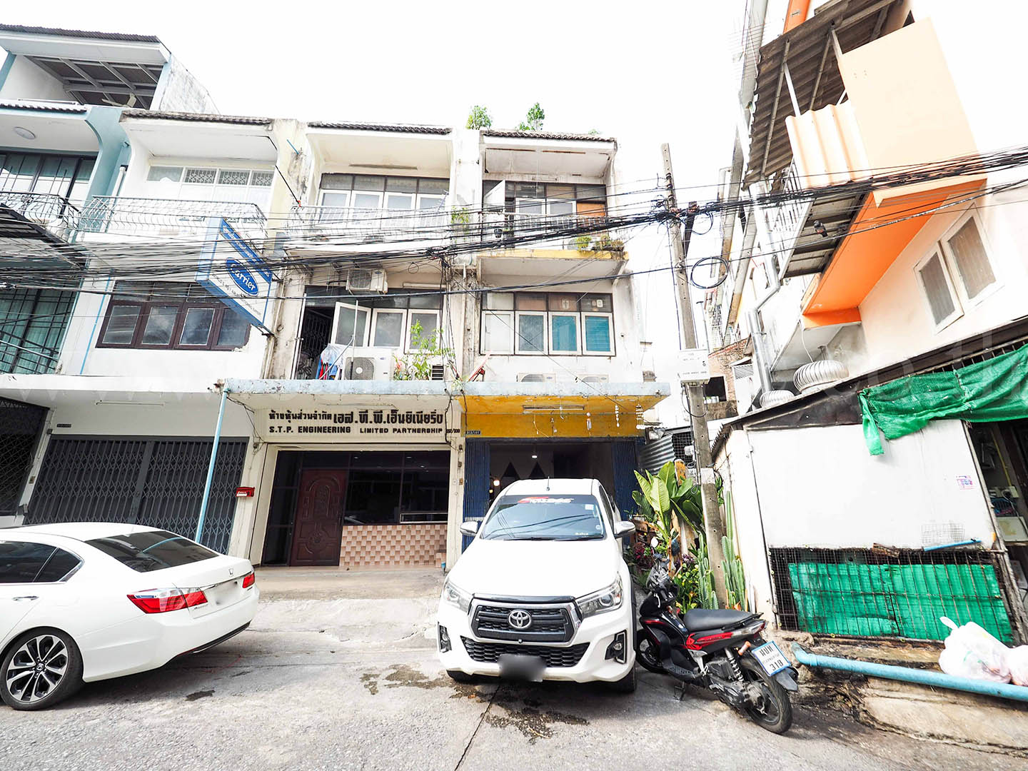 ตึกแถว ประชาชื่น 24 ห้องริม