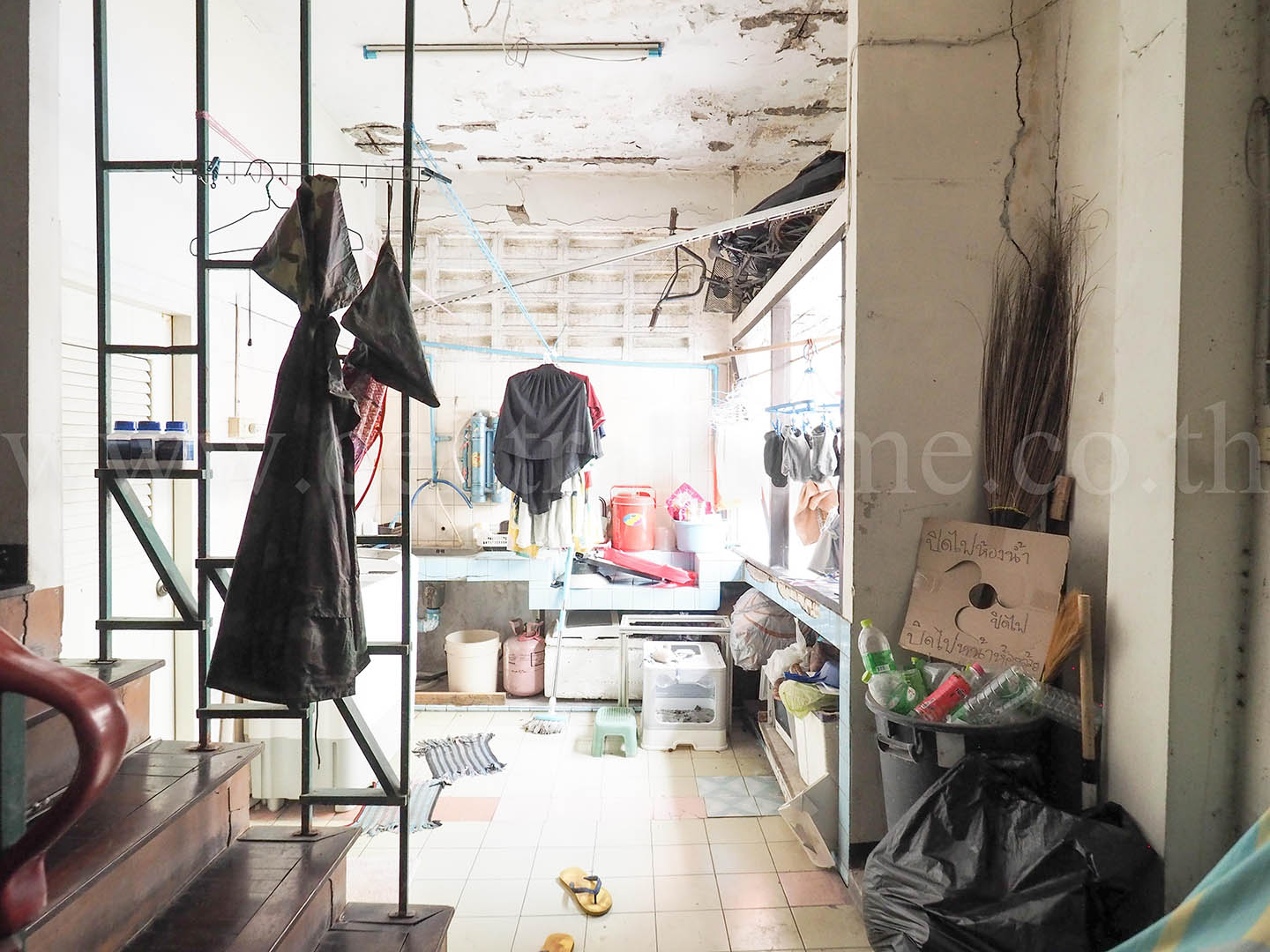 ตึกแถว ประชาชื่น 24 ห้องริม