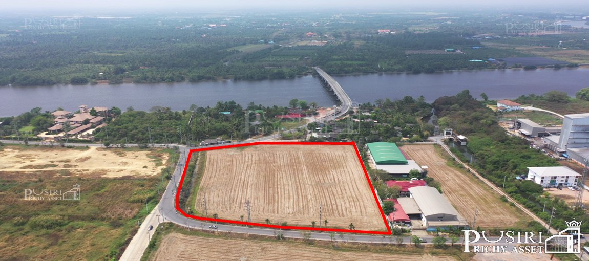 เพิ่มความสวยสะดวก ที่ดิน 11 ไร่เศษ ติดถนน 3 ด้าน หน้ากว้าง 115-125 ม. เดินทางสะดวกใกล้ศาลเจ้าตึก ท่าเสา สะพานข้ามแม่น้ำไปฝั่งอำแพง