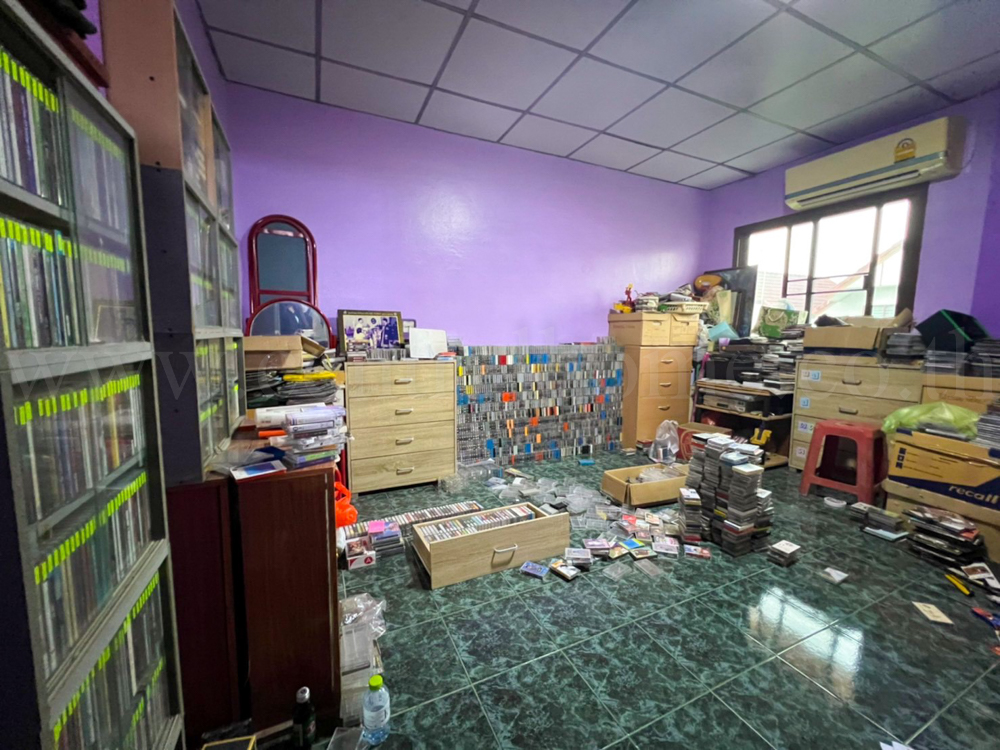 บ้านแฝด หมู่บ้าน ลานทอง ติวานนท์ - แจ้งวัฒนะ