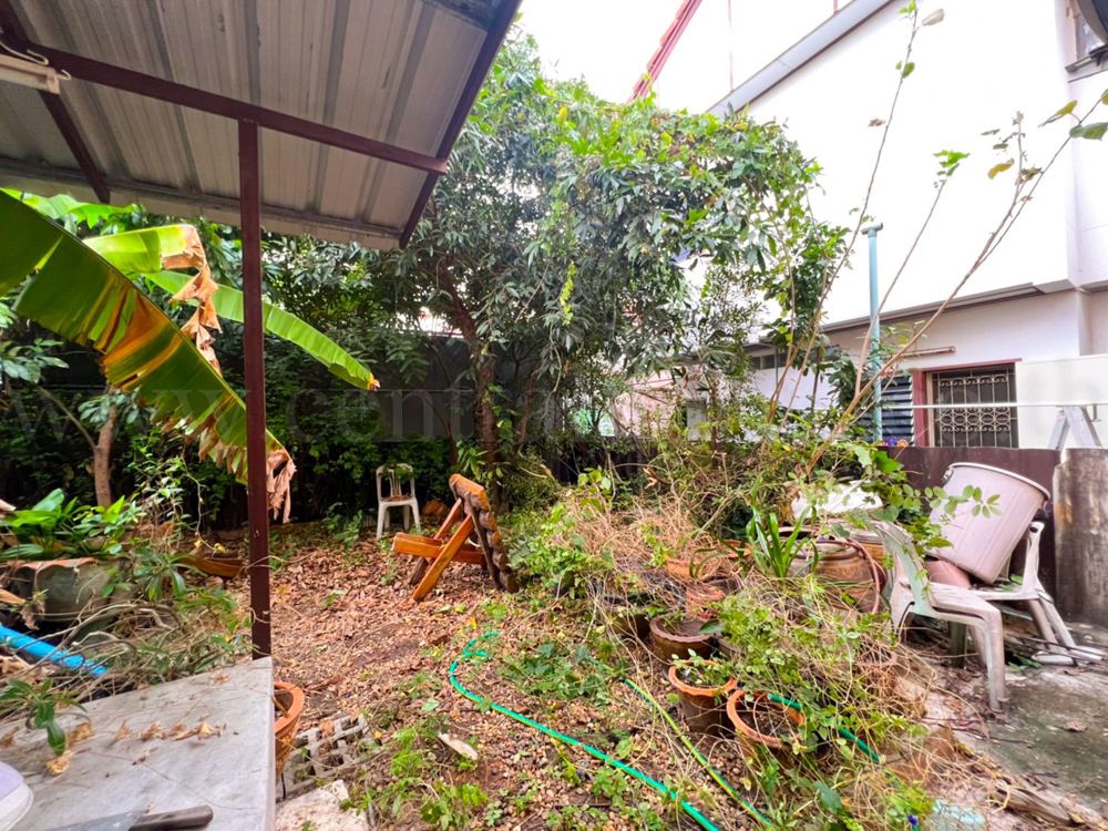 บ้านแฝด หมู่บ้าน ลานทอง ติวานนท์ - แจ้งวัฒนะ