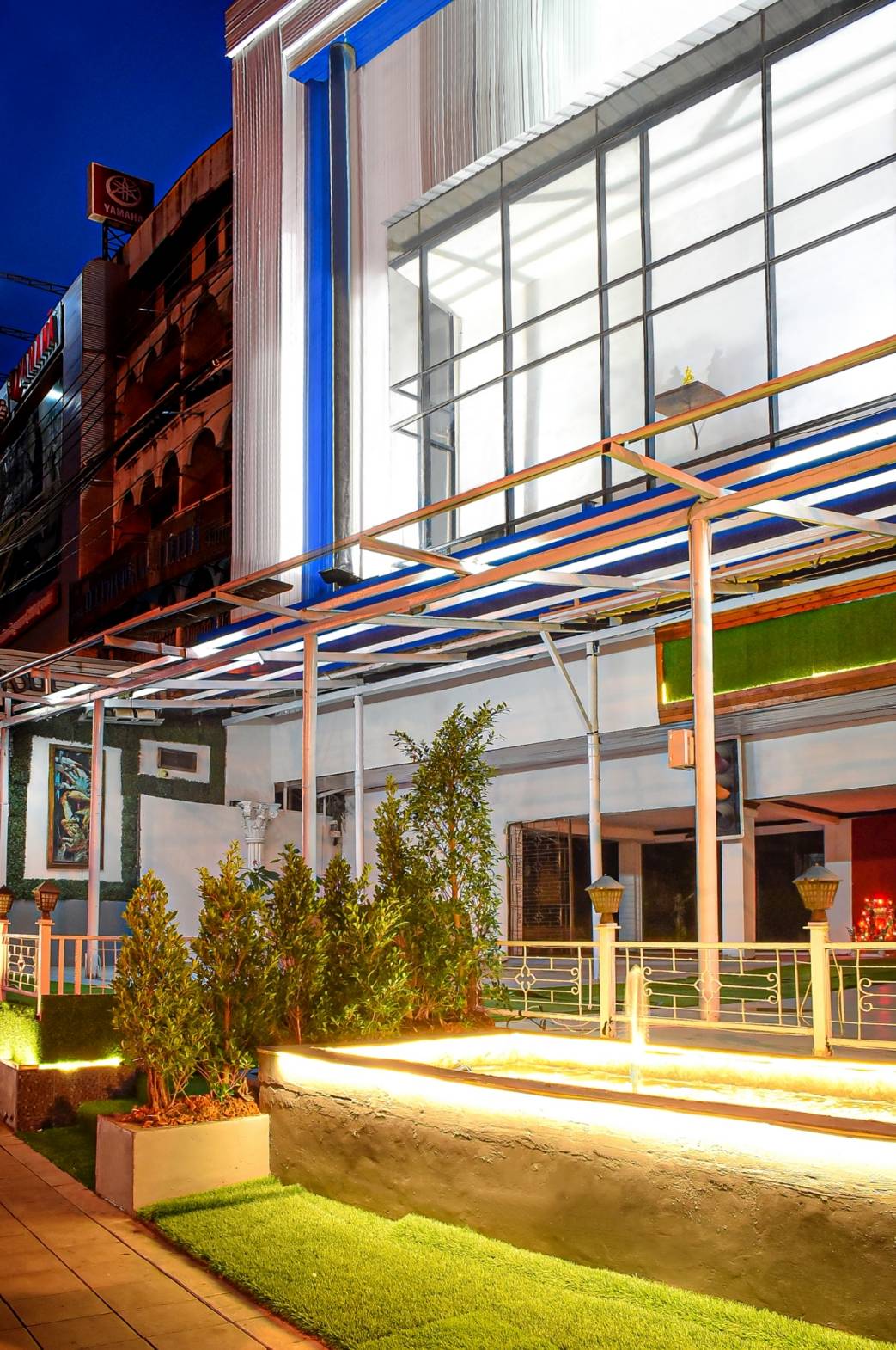 ให้เช่า /Rent/租 อาคารพาณิชย์ 4คูหา 6ชั้น ทำเลดี ย่านสุขุมวิท บางนา